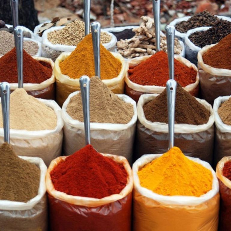 Curry - un mix de condimente aromatice